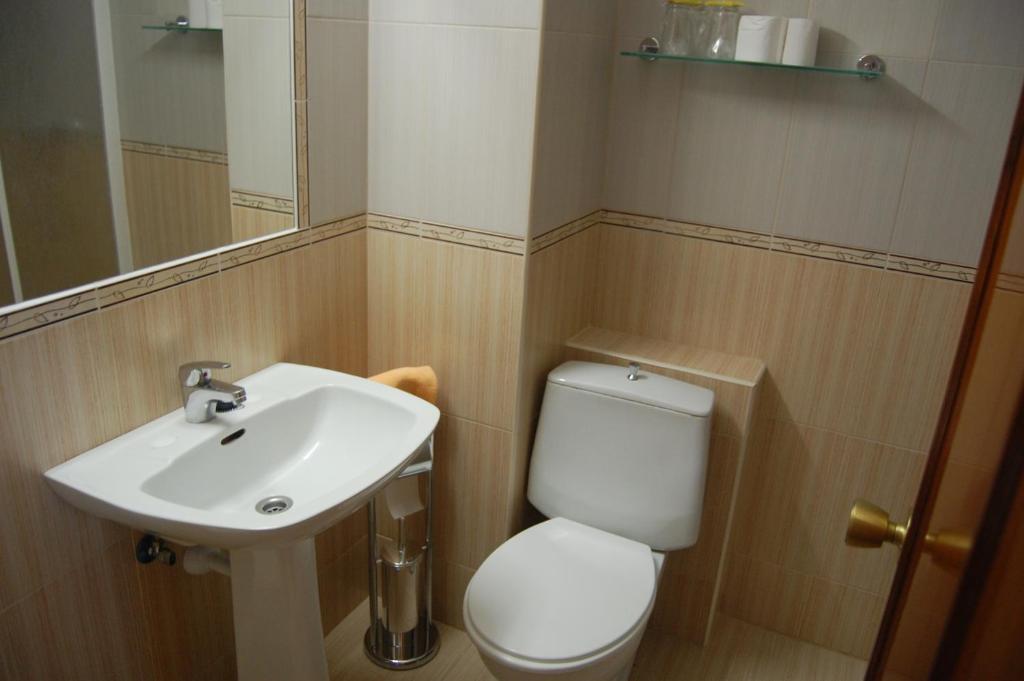 Hotel Balfagon Calanda Oda fotoğraf